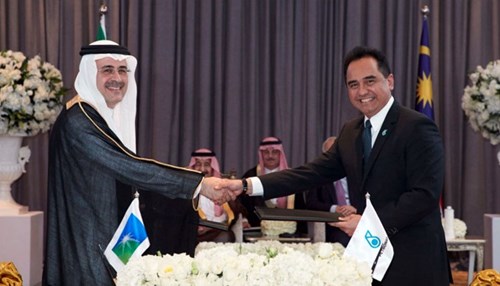 Saudi Aramco, PETRONAS Sign SPA for Equity Participation
