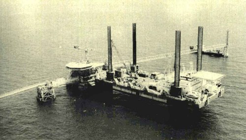 Hundred Men Overhaul Offshore Plant - 1988